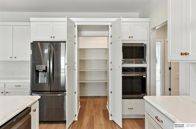 17531 Marinda Plaza, Omaha, NE 68130