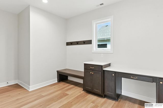 17531 Marinda Plaza, Omaha, NE 68130