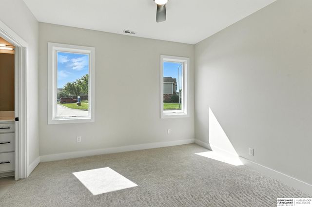 17531 Marinda Plaza, Omaha, NE 68130