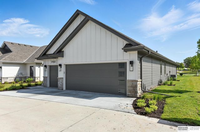 17531 Marinda Plaza, Omaha, NE 68130