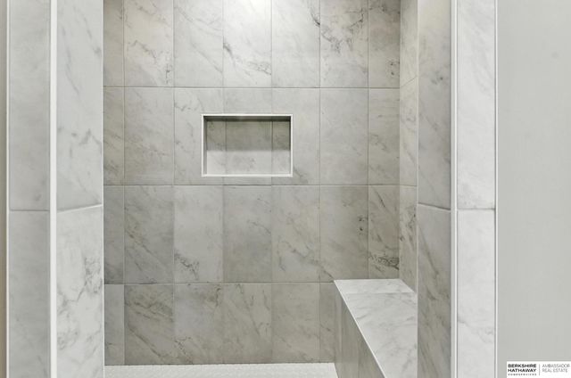 17531 Marinda Plaza, Omaha, NE 68130