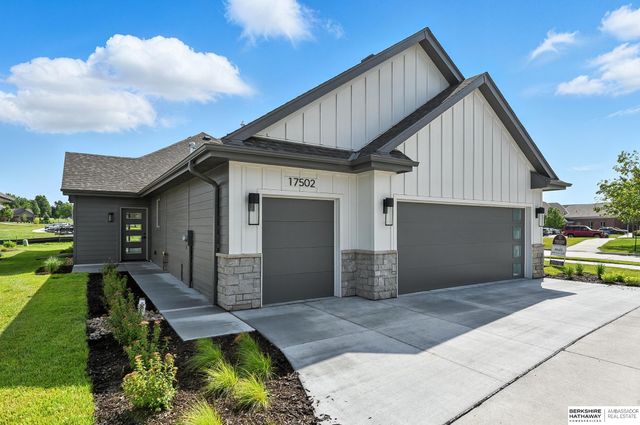 17531 Marinda Plaza, Omaha, NE 68130