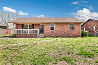 406 Lucky Debonair Dr, Hopkinsville, KY 42240