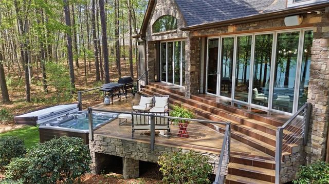 901 Sunset Pointe Drive, Salisbury, NC 28146