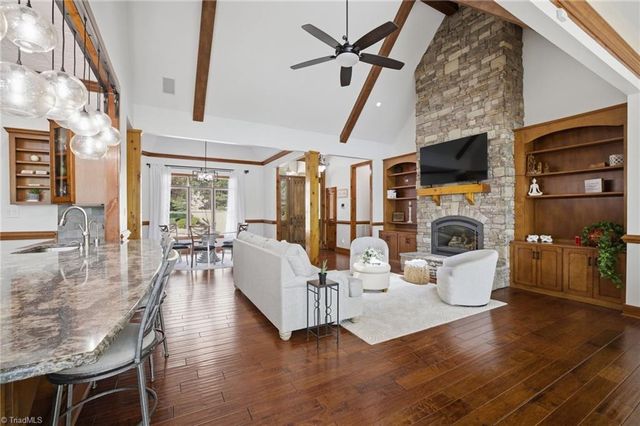 901 Sunset Pointe Drive, Salisbury, NC 28146