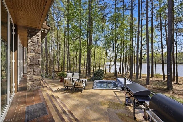 901 Sunset Pointe Drive, Salisbury, NC 28146