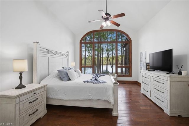 901 Sunset Pointe Drive, Salisbury, NC 28146