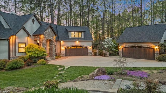 901 Sunset Pointe Drive, Salisbury, NC 28146