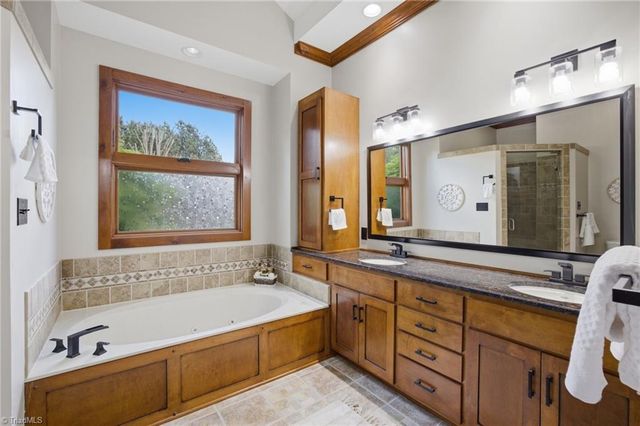 901 Sunset Pointe Drive, Salisbury, NC 28146