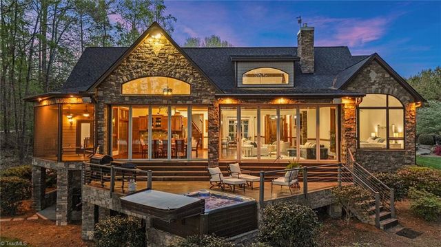901 Sunset Pointe Drive, Salisbury, NC 28146
