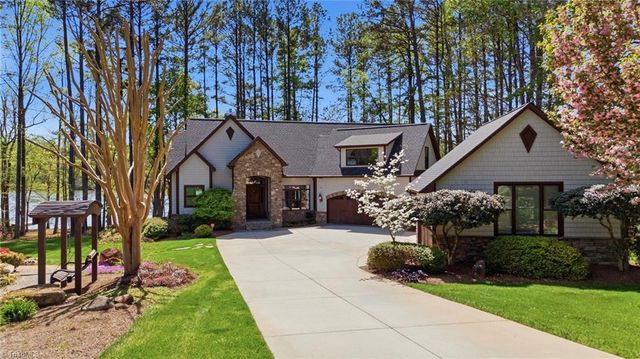 901 Sunset Pointe Drive, Salisbury, NC 28146