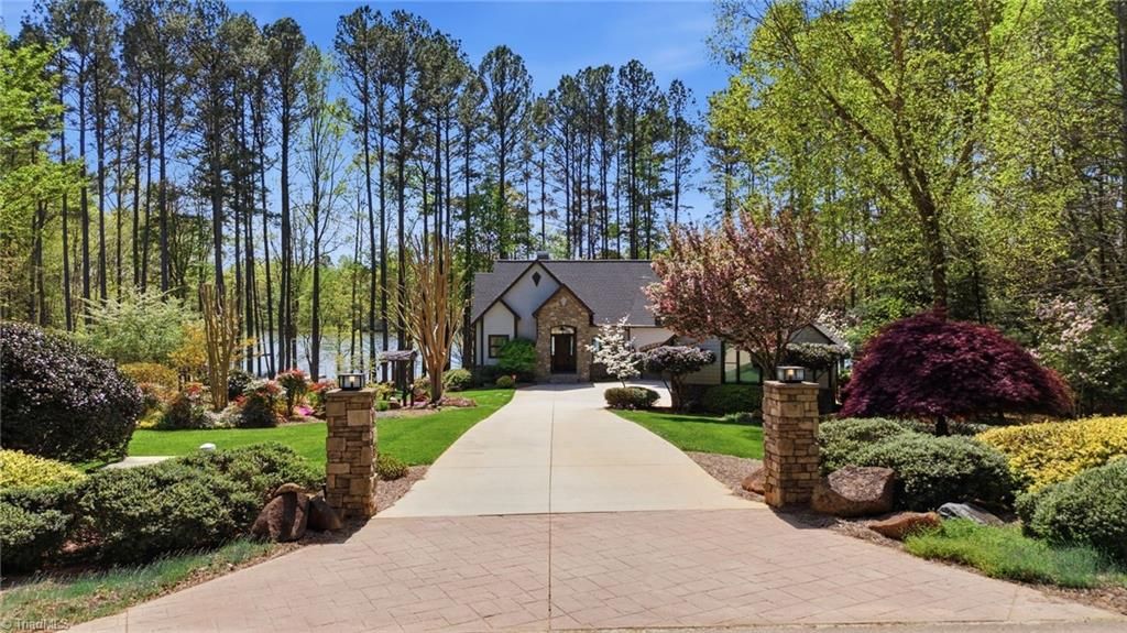 901 Sunset Pointe Drive, Salisbury, NC 28146