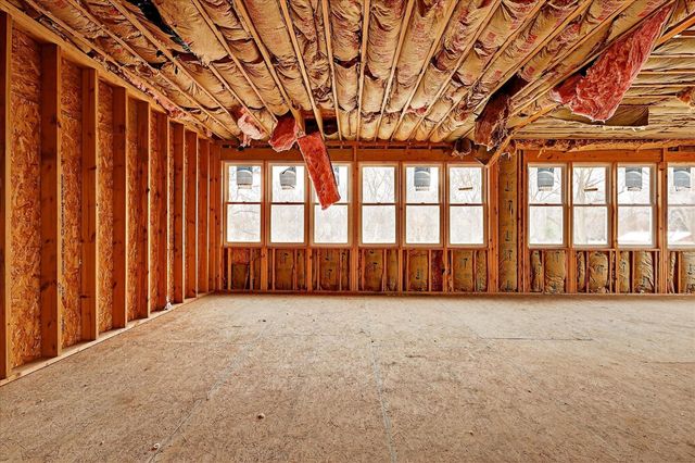 2328 Dean Lake Avenue, Grand Rapids, MI 49505