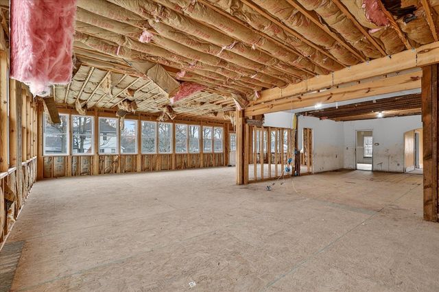 2328 Dean Lake Avenue, Grand Rapids, MI 49505