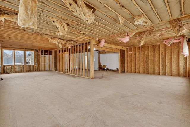 2328 Dean Lake Avenue, Grand Rapids, MI 49505