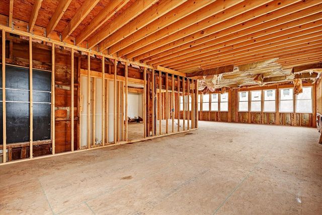 2328 Dean Lake Avenue, Grand Rapids, MI 49505