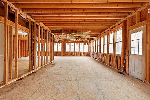 2328 Dean Lake Avenue, Grand Rapids, MI 49505