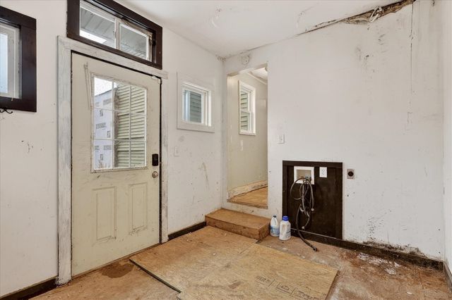 2328 Dean Lake Avenue, Grand Rapids, MI 49505