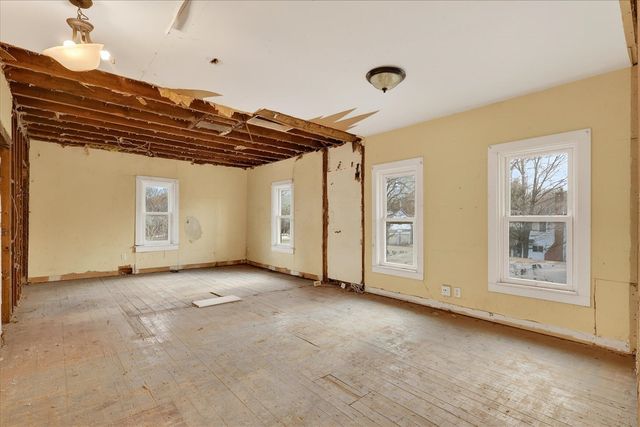 2328 Dean Lake Avenue, Grand Rapids, MI 49505