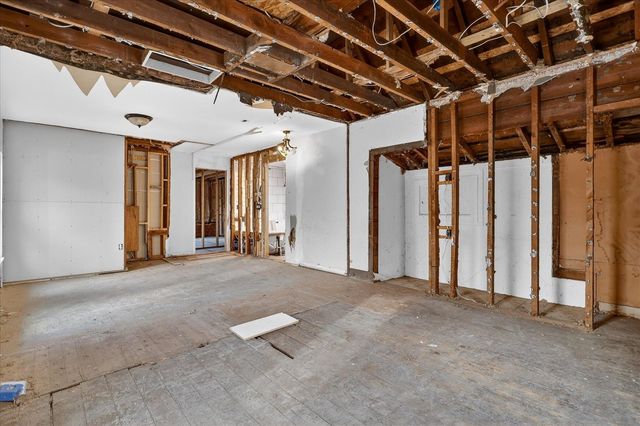 2328 Dean Lake Avenue, Grand Rapids, MI 49505