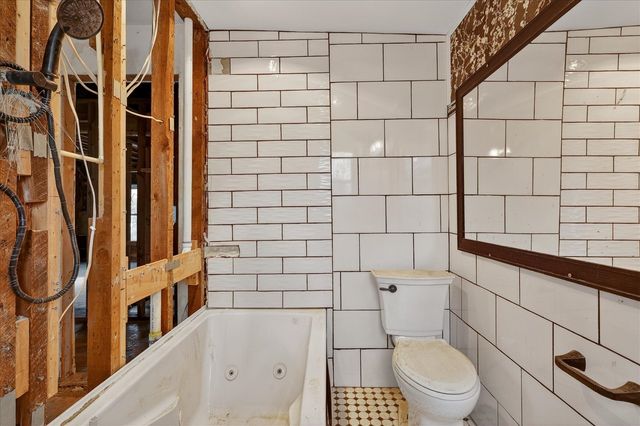 2328 Dean Lake Avenue, Grand Rapids, MI 49505