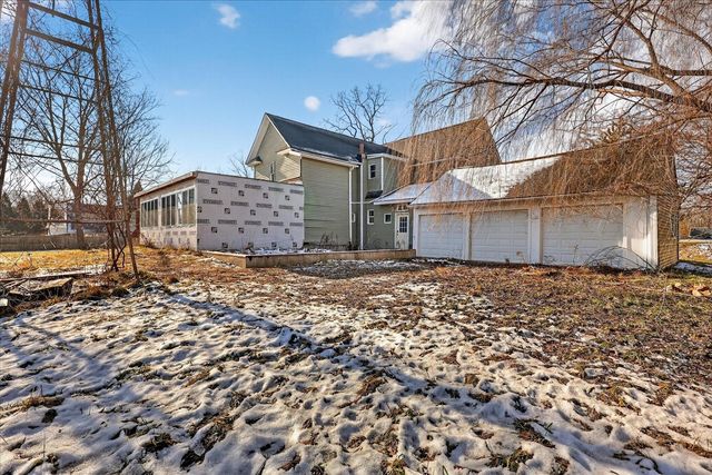 2328 Dean Lake Avenue, Grand Rapids, MI 49505
