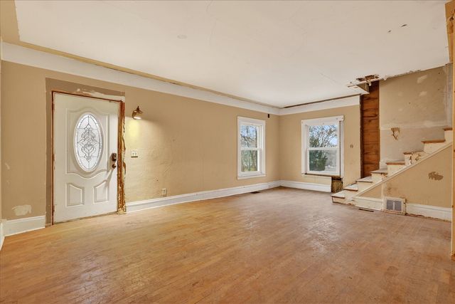 2328 Dean Lake Avenue, Grand Rapids, MI 49505