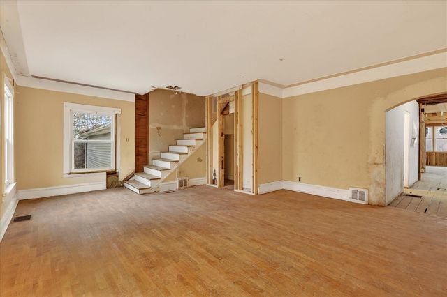 2328 Dean Lake Avenue, Grand Rapids, MI 49505