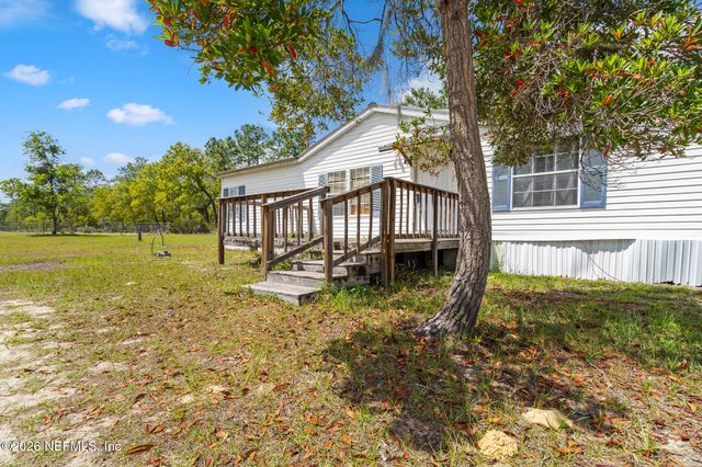 671 COUSINTOWN Road, Interlachen, FL 32148