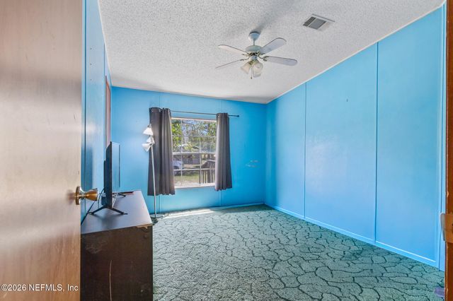 671 COUSINTOWN Road, Interlachen, FL 32148