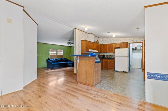 671 COUSINTOWN Road, Interlachen, FL 32148