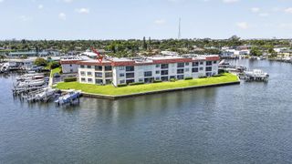 313 Lake Circle 316, North Palm Beach, FL 33408