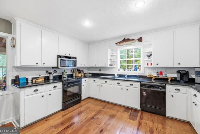 1010 Holmes Drive, White Plains, GA 30678