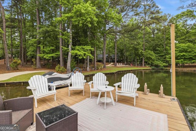 1010 Holmes Drive, White Plains, GA 30678
