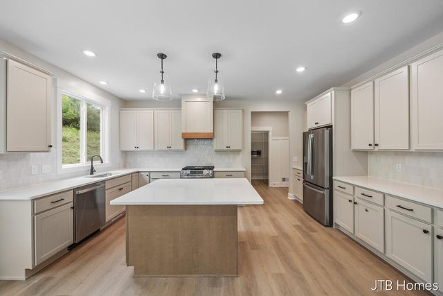 5859 Valley Point Drive, Caledonia, MI 49316