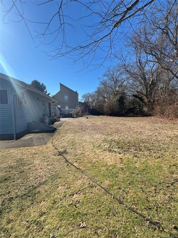 55 Trafalgar Drive, Shirley, NY 11967