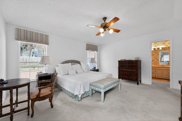 704 Castlewood Lane, Arlington, TX 76012