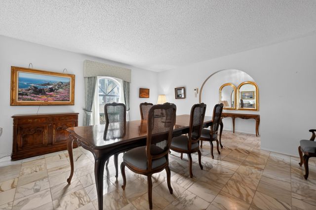 704 Castlewood Lane, Arlington, TX 76012