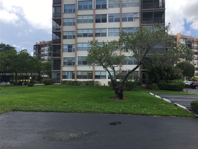 1100 Saint Charles Pl 215, Pembroke Pines, FL 33026