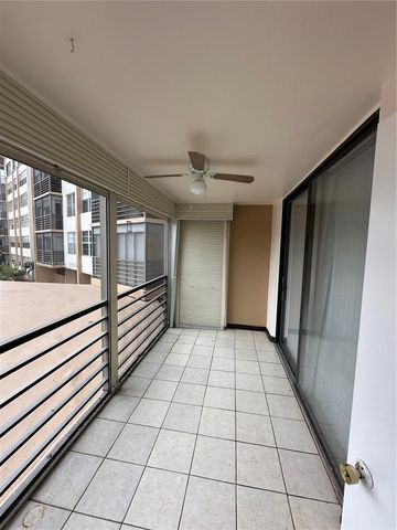 1100 Saint Charles Pl 215, Pembroke Pines, FL 33026