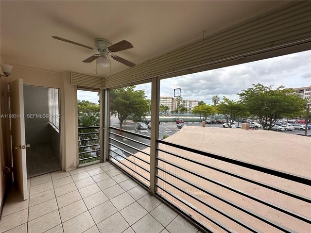 1100 Saint Charles Pl 215, Pembroke Pines, FL 33026