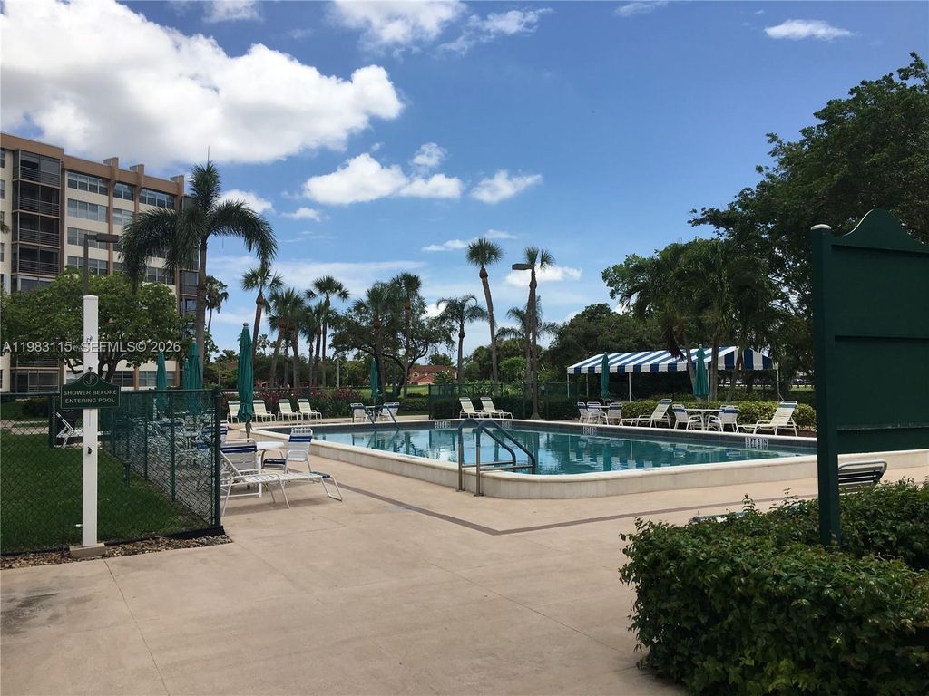 1100 Saint Charles Pl 215, Pembroke Pines, FL 33026