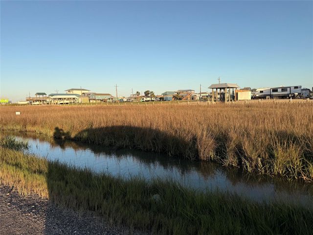 1114 Egret Point, Crystal Beach, TX 77650