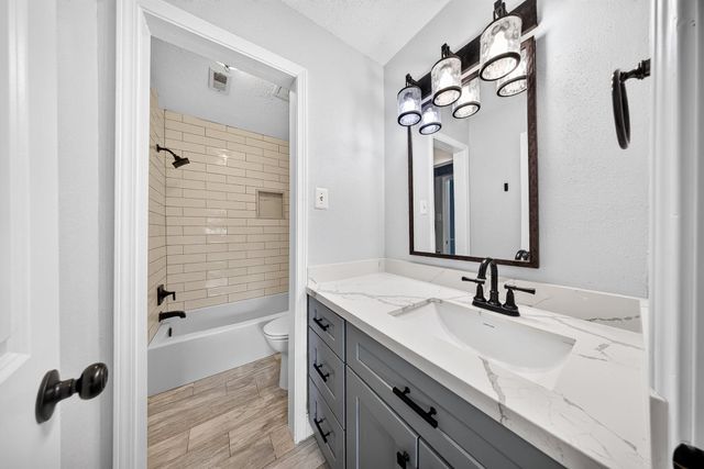 1715 Moritz Drive 15, Houston, TX 77055