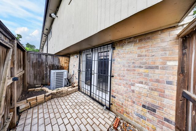 1715 Moritz Drive 15, Houston, TX 77055