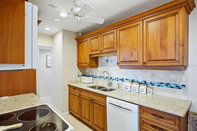 500 PARK BOULEVARD S 127, Venice, FL 34285