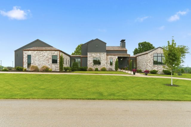 269 E Wisteria Lane, Ozark, MO 65721