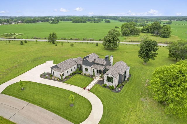 269 E Wisteria Lane, Ozark, MO 65721