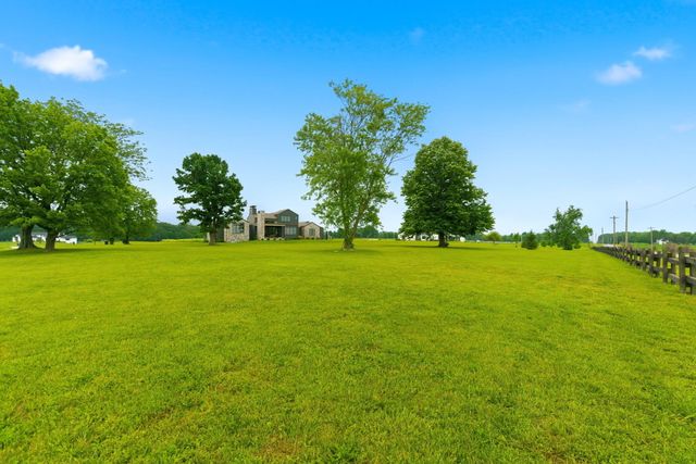 269 E Wisteria Lane, Ozark, MO 65721