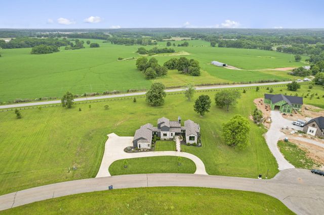 269 E Wisteria Lane, Ozark, MO 65721